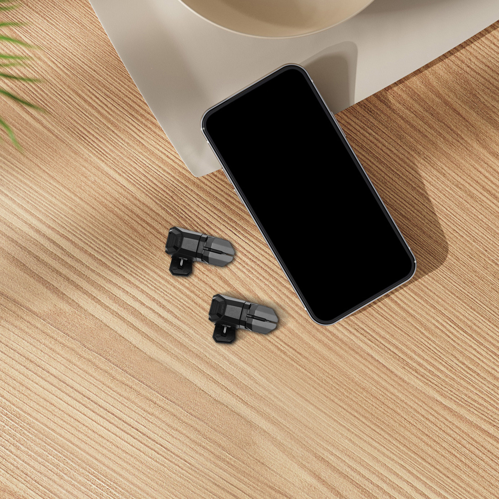 Gaming Accessories Photo - 1Pair Mobile Gaming Controller Trigger Adjustable